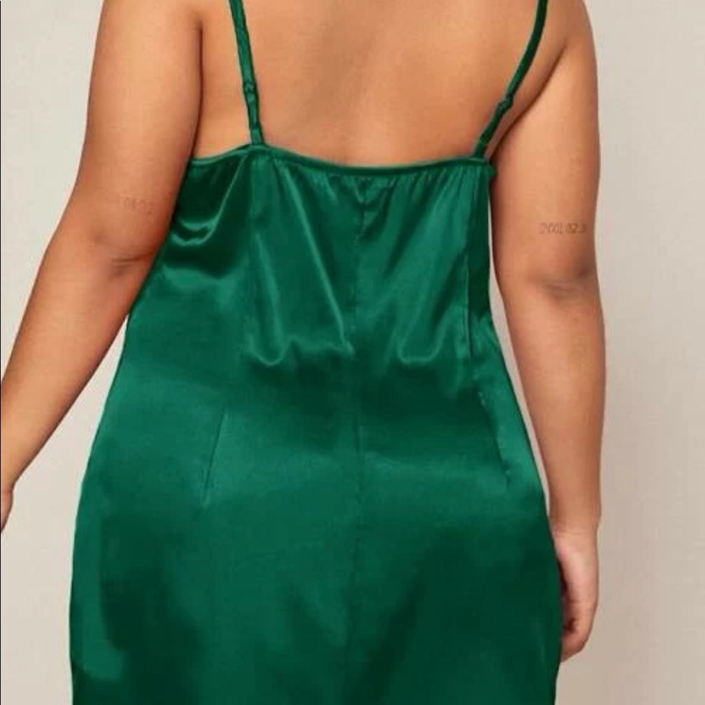 Beautiful color, never worn